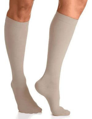 Meia Sigvaris Select Comfort, cor Natural Escura, 3/4 (Panturrilha), 20-30mmHg, Média Compressão (Ponteira Fechada)